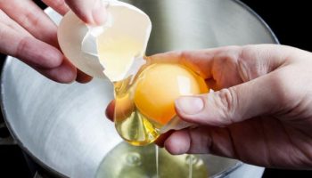¿Cómo se debe comer el huevo para aumentar la masa muscular?