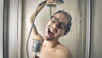 ¿Qué pasa si llegas del gym y no te bañas?